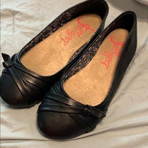 Black women’s flats